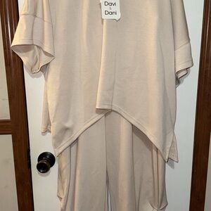 DAVI & DANI Beige Lounge Set